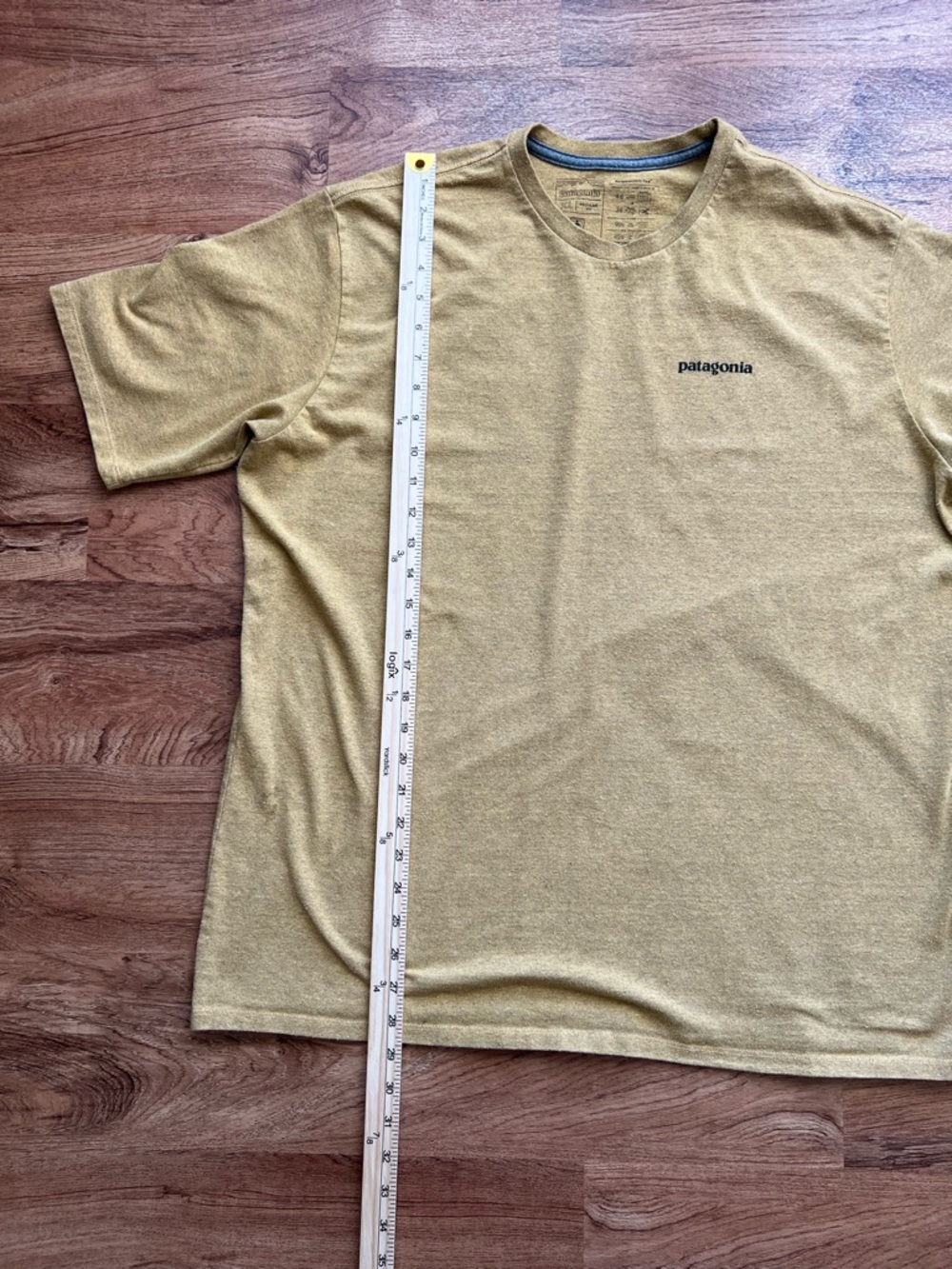 Patagonia Responsibili-Tee Shirt Mens X-Large Gold P-6 Logo Graphic Tee Outdoor - Picture 5 of 8